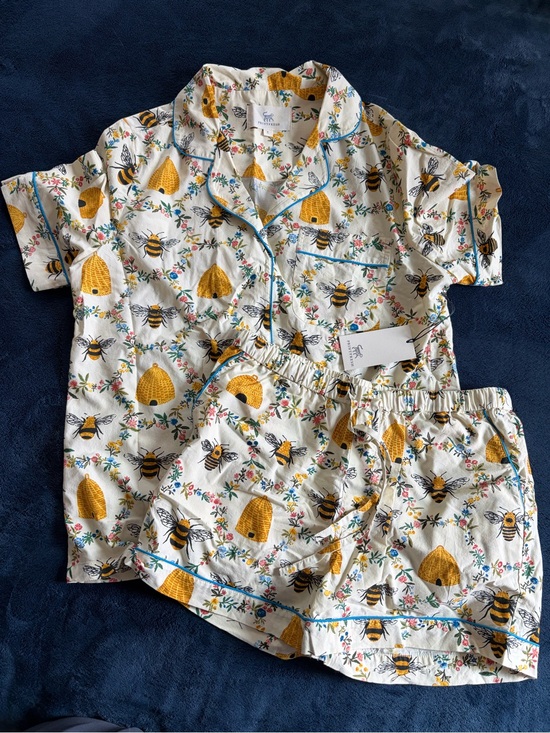 Printfresh Other - Printfresh Bee & Beehive Short Pajama Set